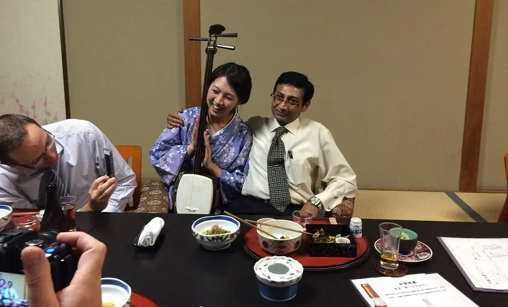 A guide to various kinds of office parties and official socializing in Japanese culture.