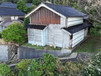 A cheap abandoned house (Akiya) in Japan.